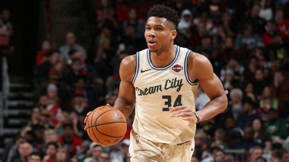 九游-里程碑夜！密尔沃基雄鹿刷新队史纪录，NBA季后赛关键时刻刷纪录，媒体盛赞，团队化学反应显著的简单介绍